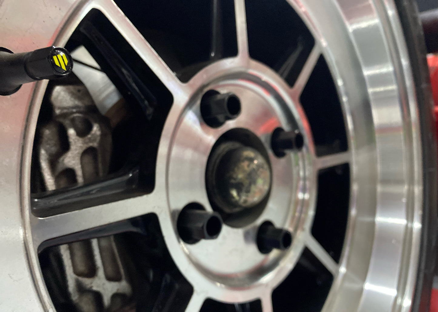 Whiteline Universal Tyre Valve Caps